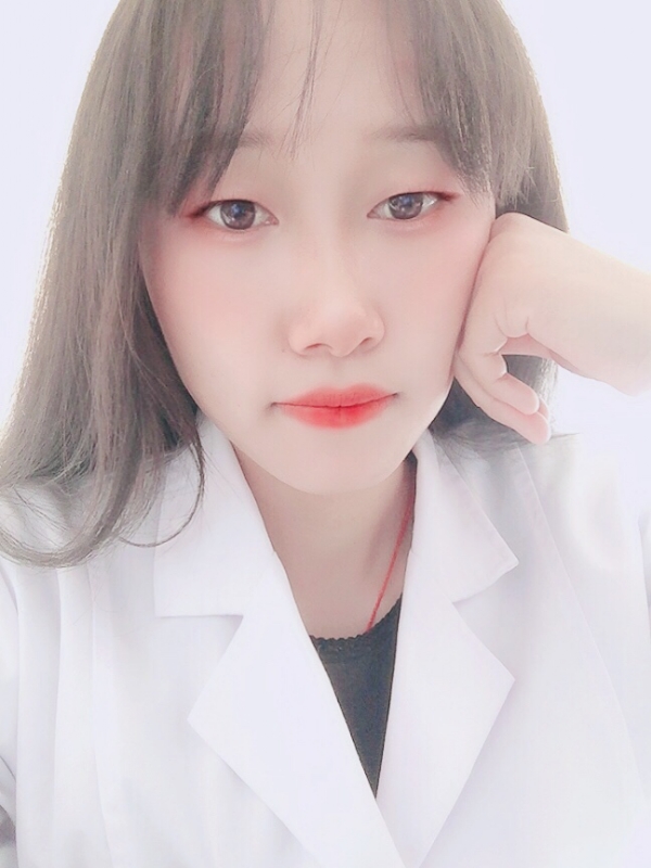 白婚纱的第一张照片--昆明王婆说媒