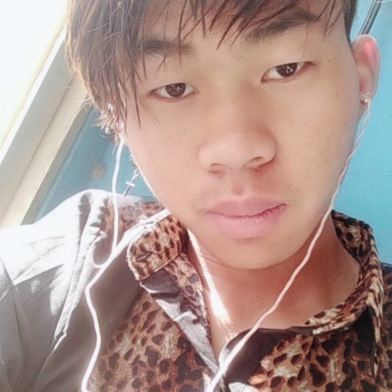 少年不在少的第三张照片--昆明王婆说媒